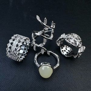 Lovisa leafy ring set